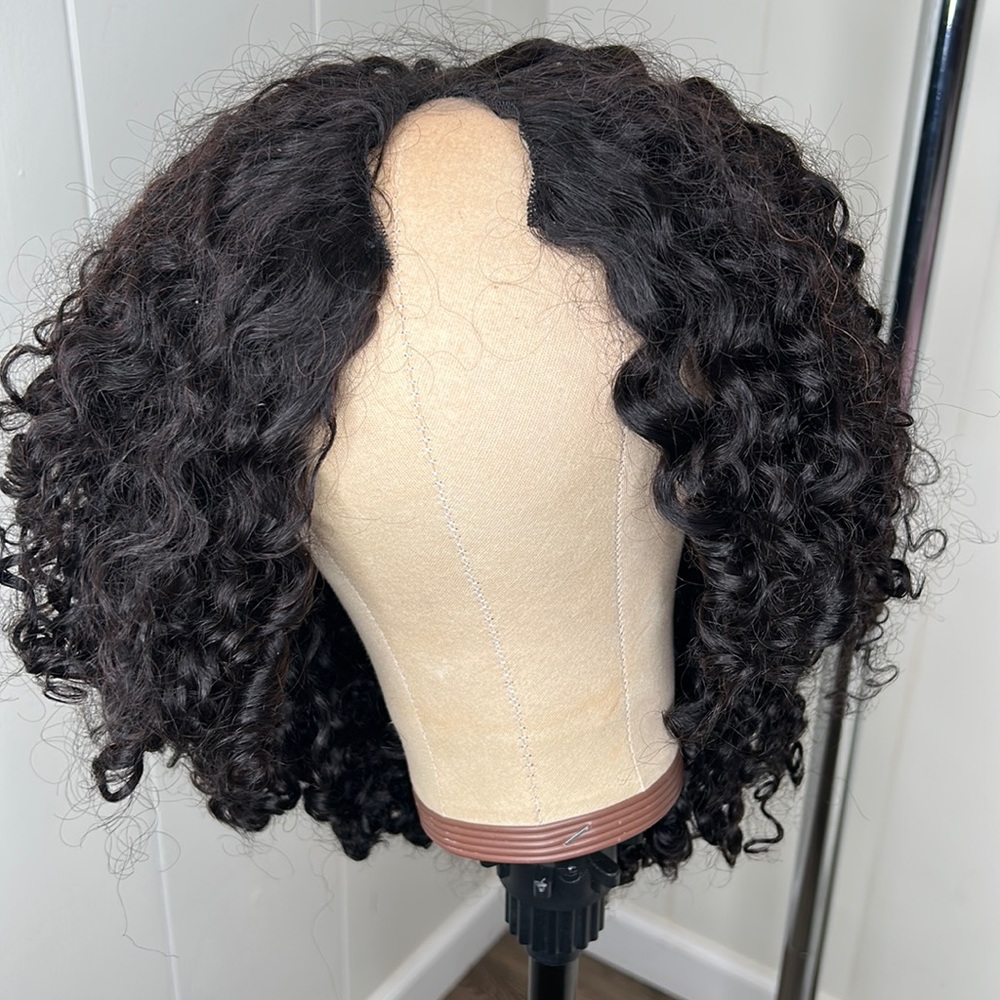 UNice curly v part wig